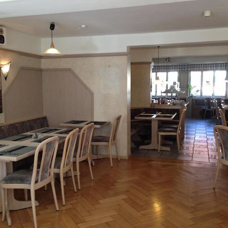 Aparthotel Goldene Rose Ebersbach an der Fils Esterno foto