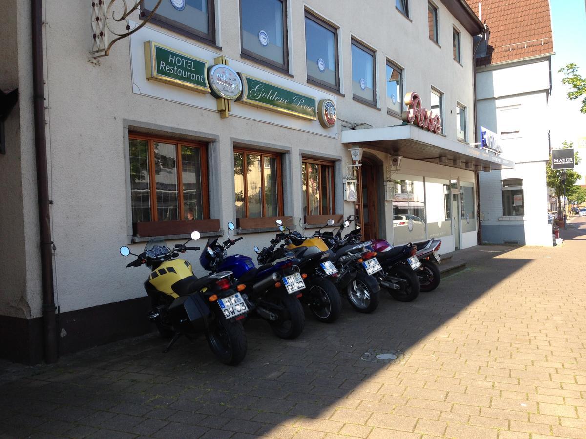 Aparthotel Goldene Rose Ebersbach an der Fils Esterno foto